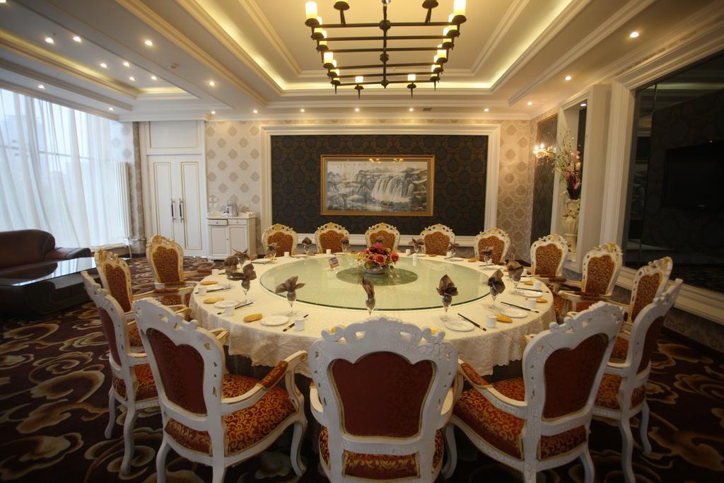 Milky Way Hotel Harbin Esterno foto